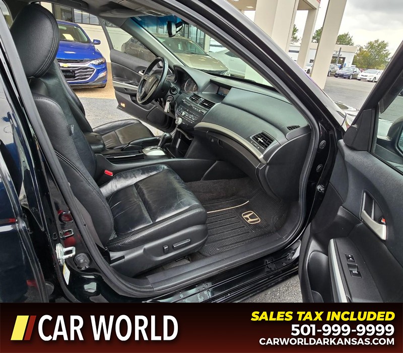 Honda Accord Sedan Vehicle Full-screen Gallery Image 11