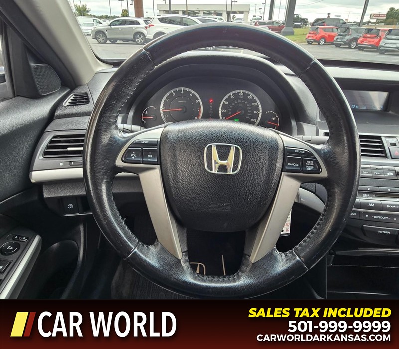 Honda Accord Sedan Vehicle Full-screen Gallery Image 15
