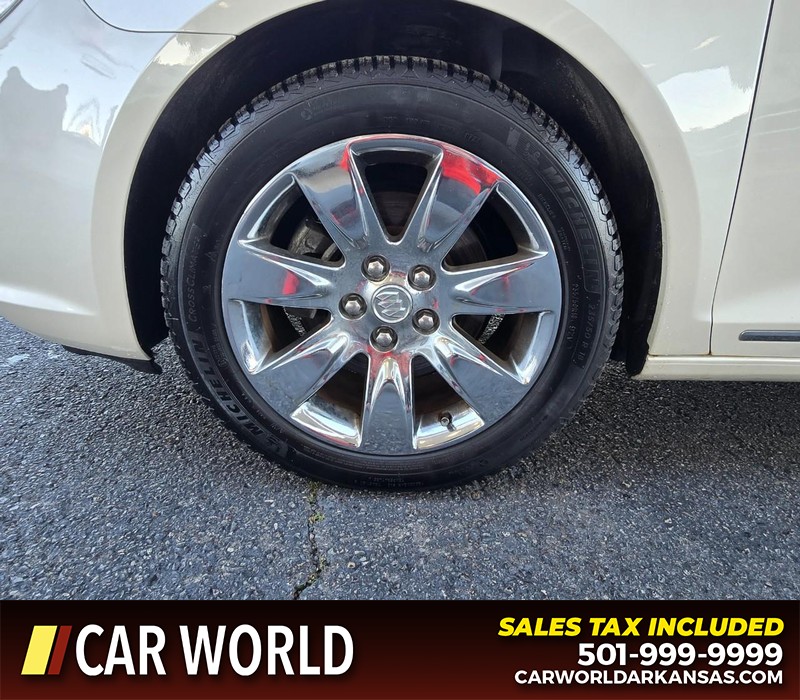 Buick LaCrosse Vehicle Full-screen Gallery Image 6