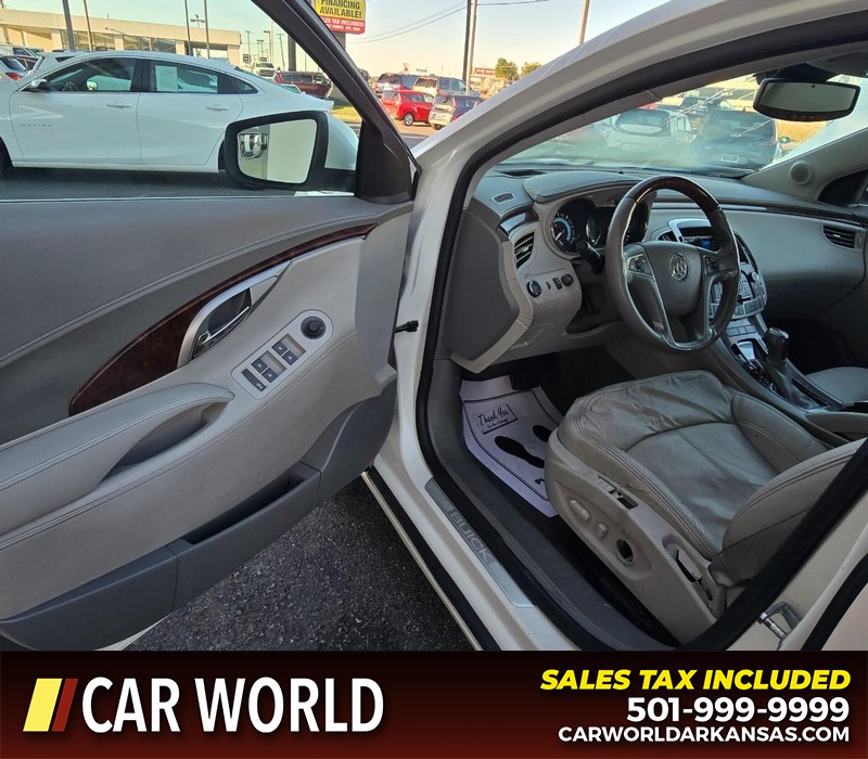 Buick LaCrosse Vehicle Full-screen Gallery Image 7