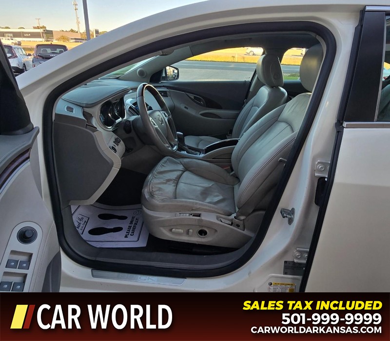 Buick LaCrosse Vehicle Full-screen Gallery Image 8