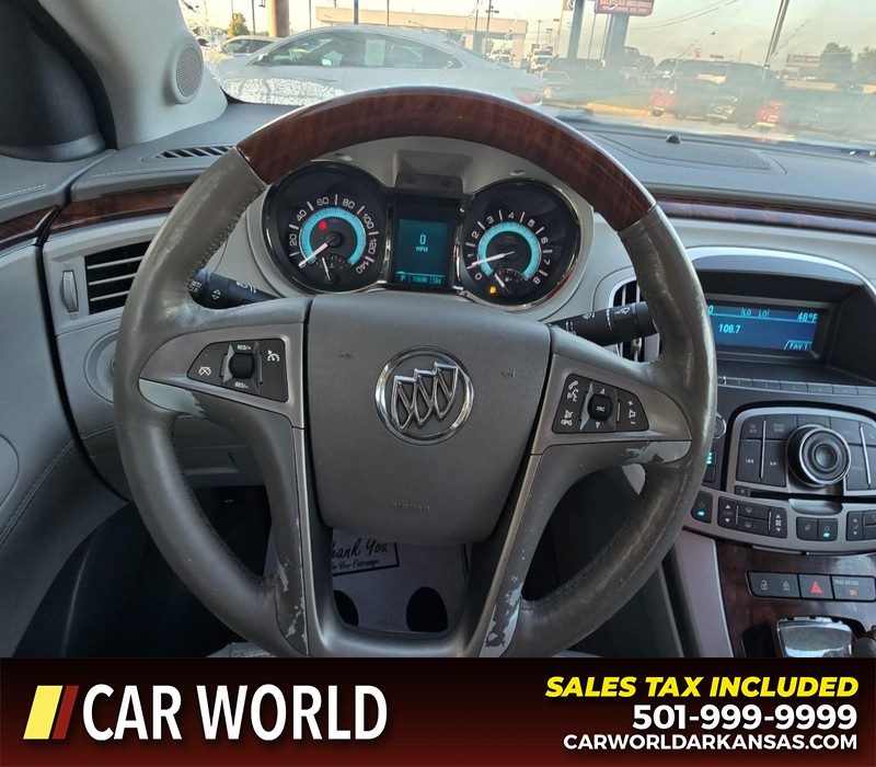 Buick LaCrosse Vehicle Full-screen Gallery Image 15