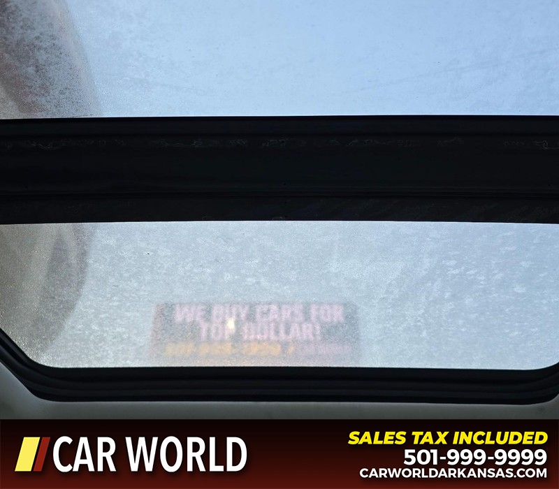 Buick LaCrosse Vehicle Full-screen Gallery Image 19