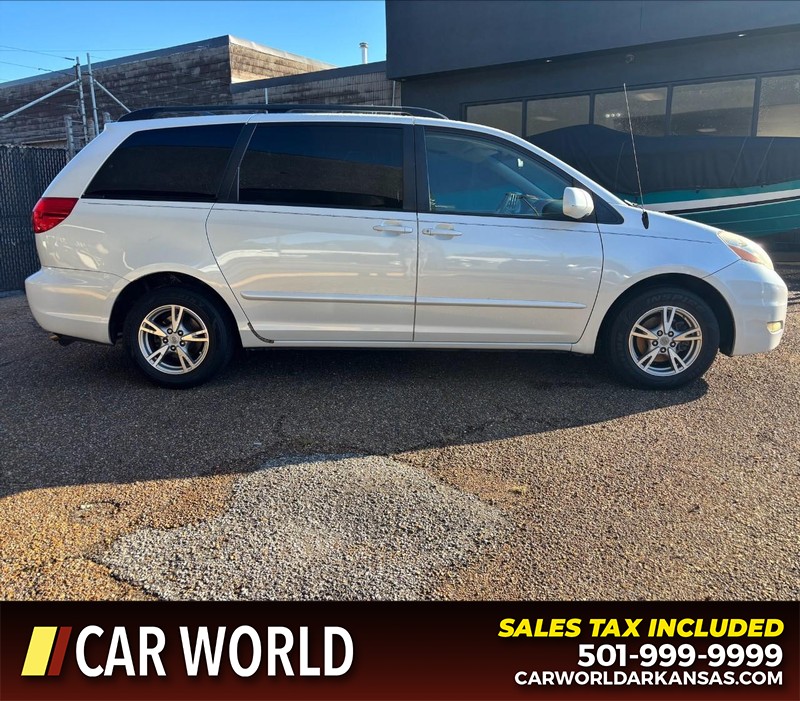 Toyota Sienna Vehicle Full-screen Gallery Image 2