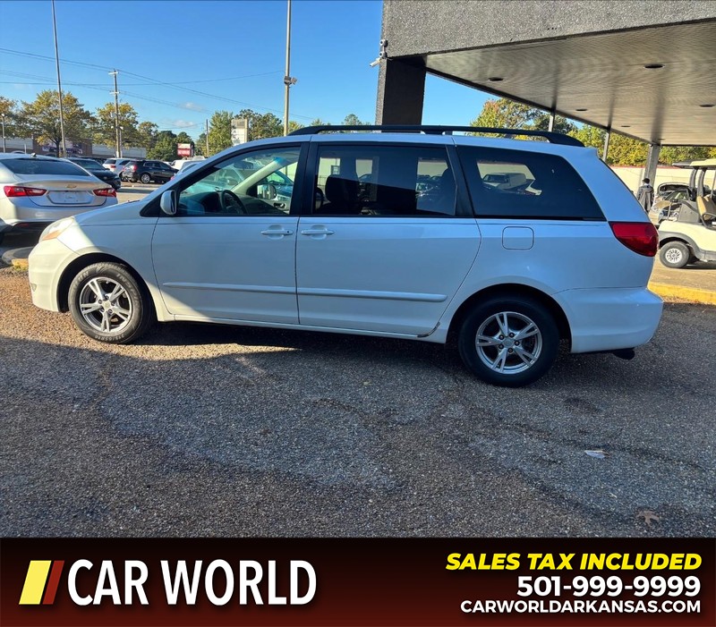 Toyota Sienna Vehicle Full-screen Gallery Image 8