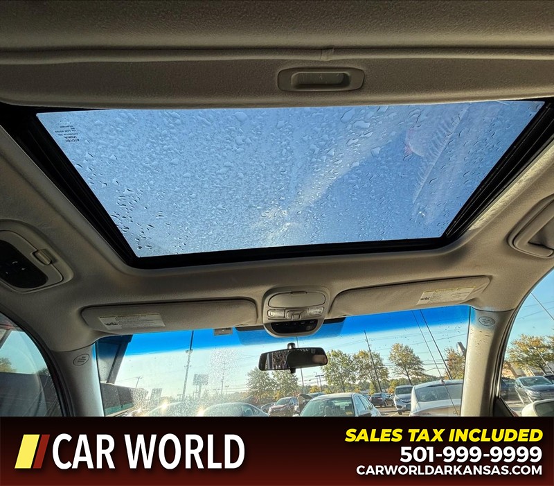 Toyota Sienna Vehicle Full-screen Gallery Image 18
