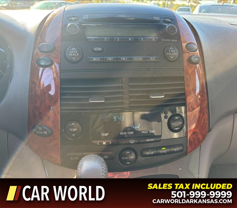 Toyota Sienna Vehicle Full-screen Gallery Image 21