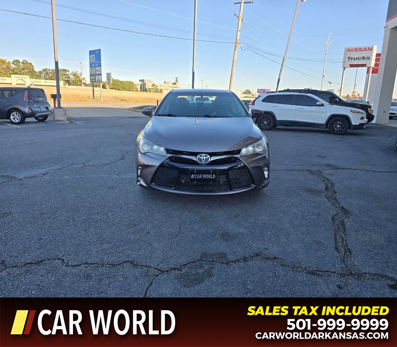 Toyota Camry Vehicle Full-screen Gallery Image 2