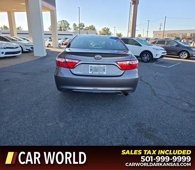 Toyota Camry Vehicle Full-screen Gallery Image 5