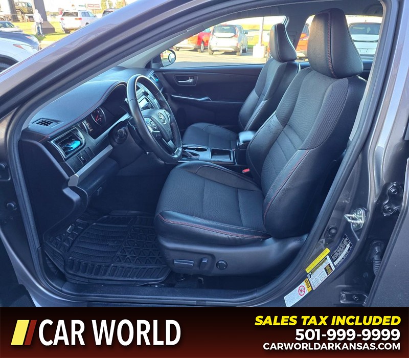 Toyota Camry Vehicle Full-screen Gallery Image 8