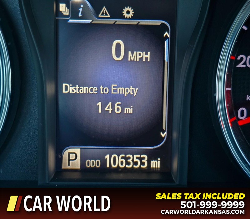 Toyota Camry Vehicle Full-screen Gallery Image 16