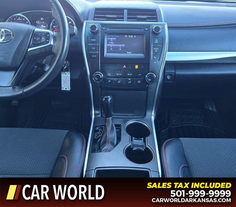 Toyota Camry Vehicle Full-screen Gallery Image 18