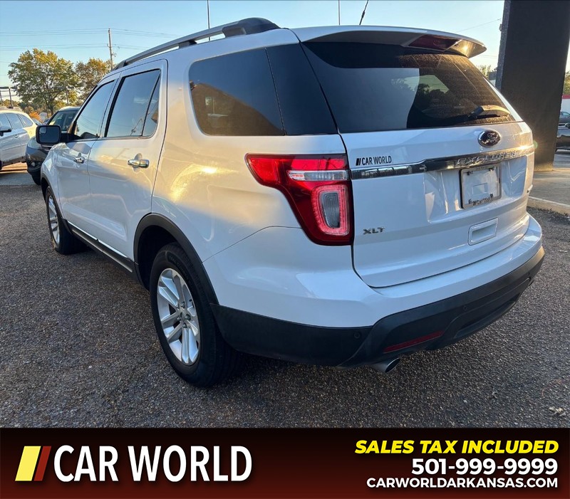 Ford Explorer Vehicle Full-screen Gallery Image 7