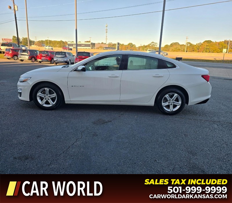 Chevrolet Malibu Vehicle Full-screen Gallery Image 4