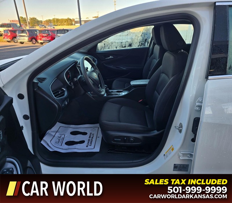 Chevrolet Malibu Vehicle Full-screen Gallery Image 8