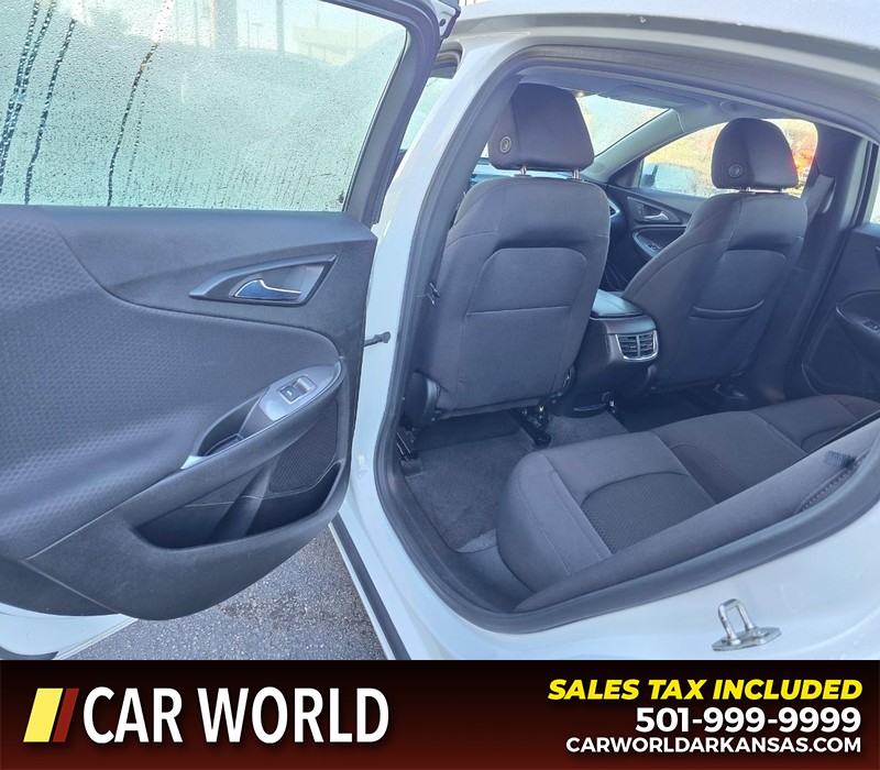 Chevrolet Malibu Vehicle Full-screen Gallery Image 9