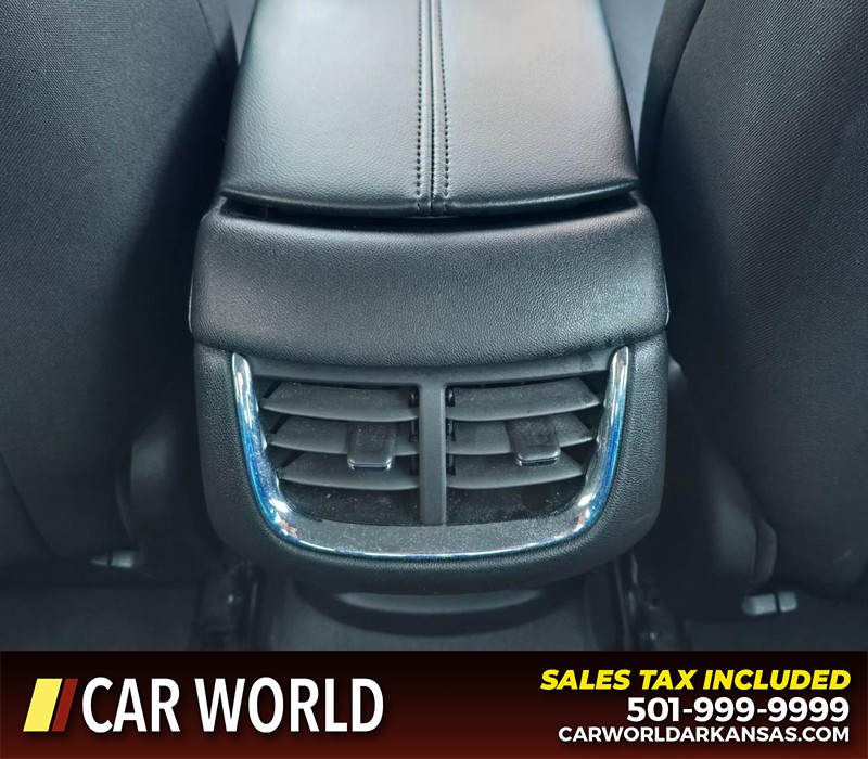 Chevrolet Malibu Vehicle Full-screen Gallery Image 19