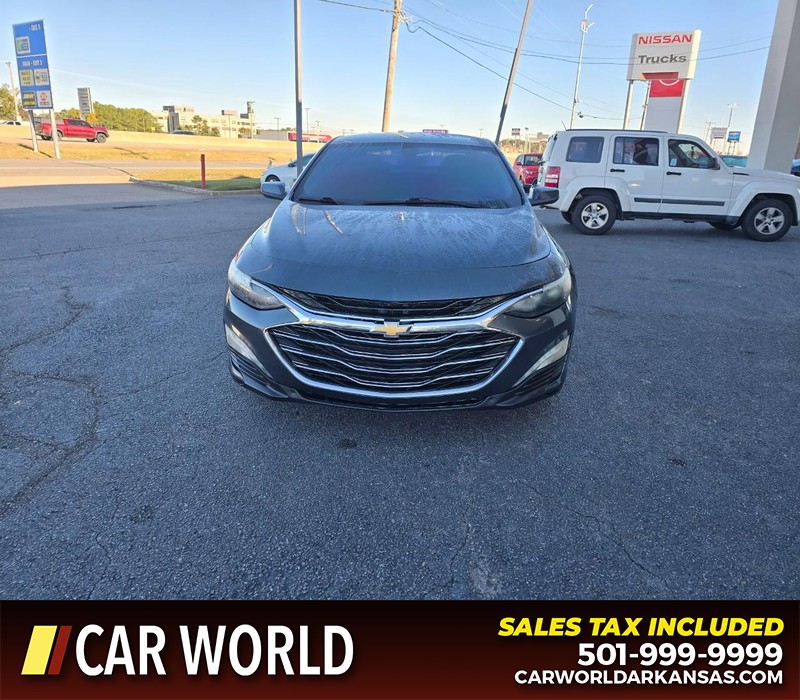 Chevrolet Malibu Vehicle Full-screen Gallery Image 2