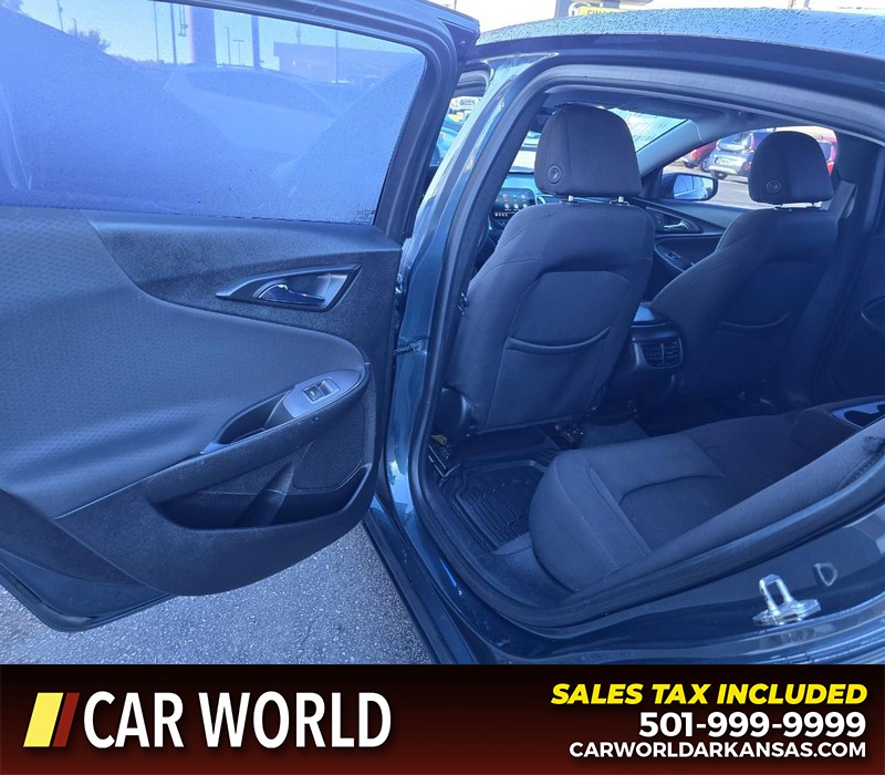 Chevrolet Malibu Vehicle Full-screen Gallery Image 9