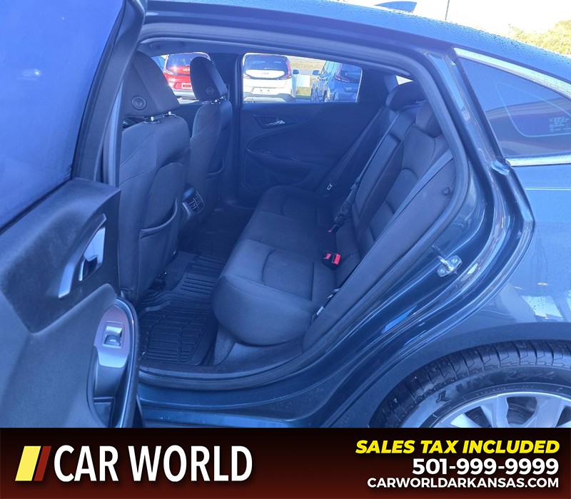 Chevrolet Malibu Vehicle Full-screen Gallery Image 10