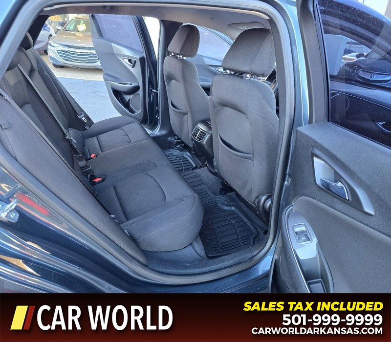 Chevrolet Malibu Vehicle Full-screen Gallery Image 12