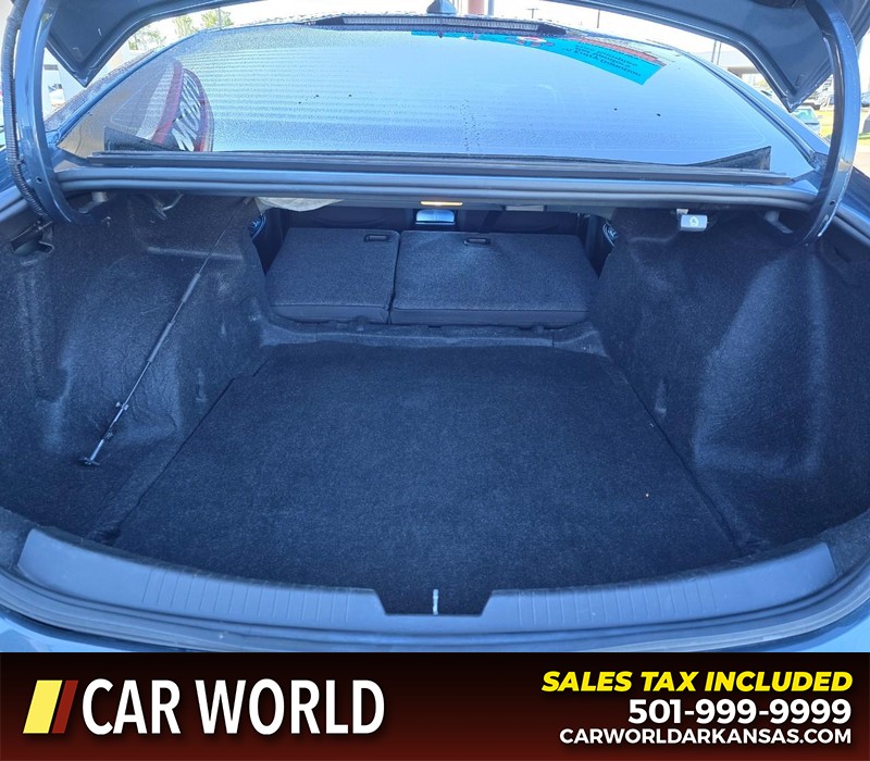 Chevrolet Malibu Vehicle Full-screen Gallery Image 14