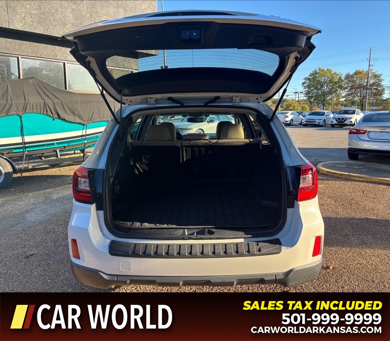 Subaru Outback Vehicle Full-screen Gallery Image 5