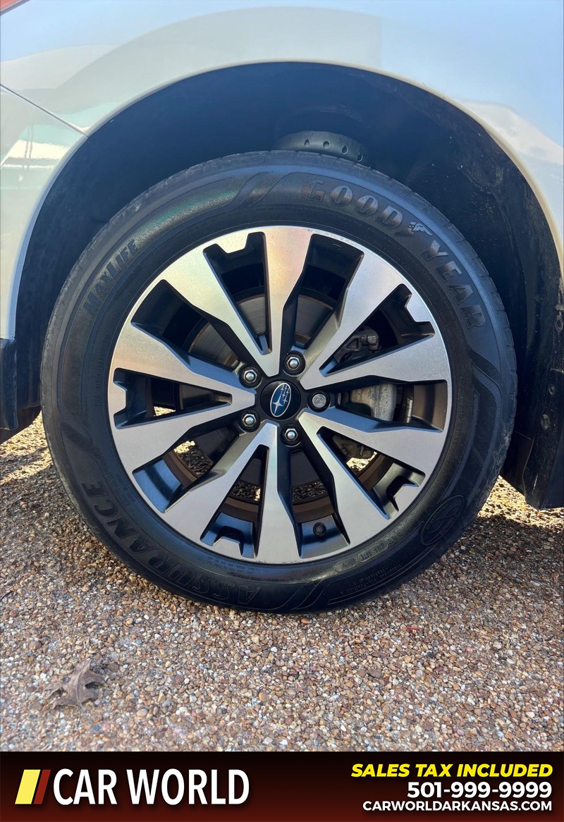 Subaru Outback Vehicle Full-screen Gallery Image 10