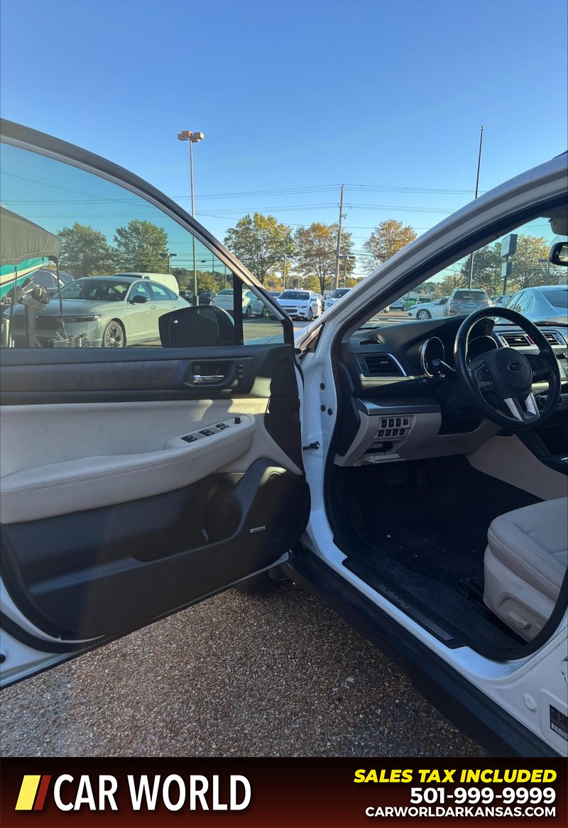 Subaru Outback Vehicle Full-screen Gallery Image 12