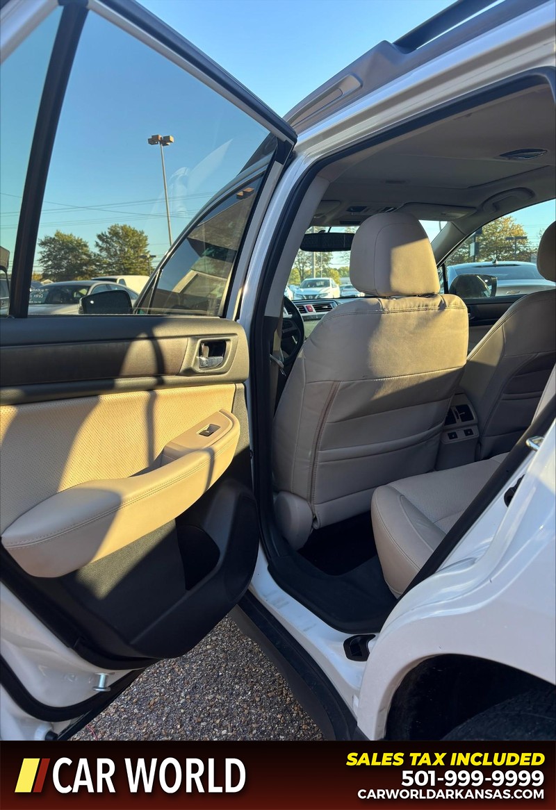 Subaru Outback Vehicle Full-screen Gallery Image 14