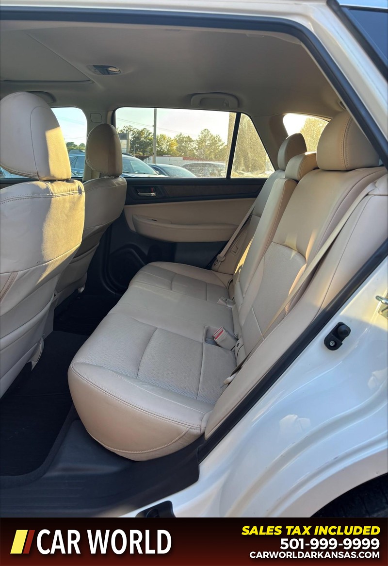 Subaru Outback Vehicle Full-screen Gallery Image 15