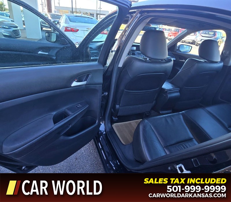 Honda Accord Sedan Vehicle Full-screen Gallery Image 9