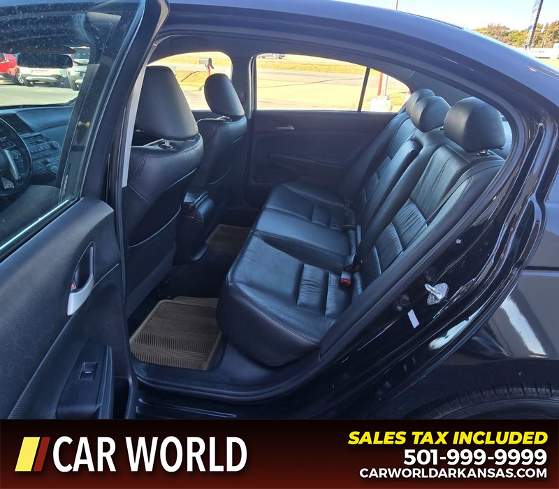 Honda Accord Sedan Vehicle Full-screen Gallery Image 10