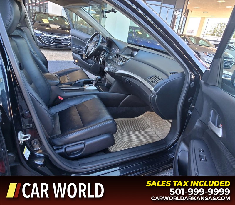 Honda Accord Sedan Vehicle Full-screen Gallery Image 11