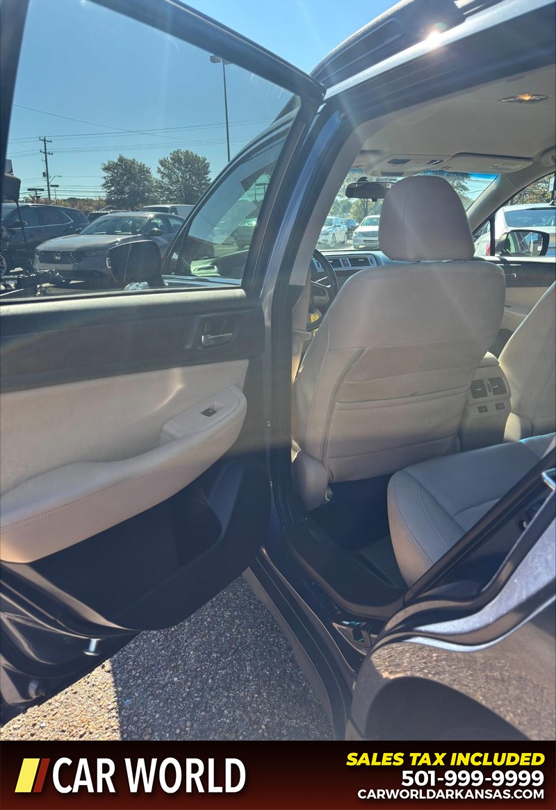 Subaru Outback Vehicle Full-screen Gallery Image 13