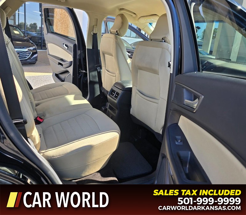 Ford Edge Vehicle Full-screen Gallery Image 12