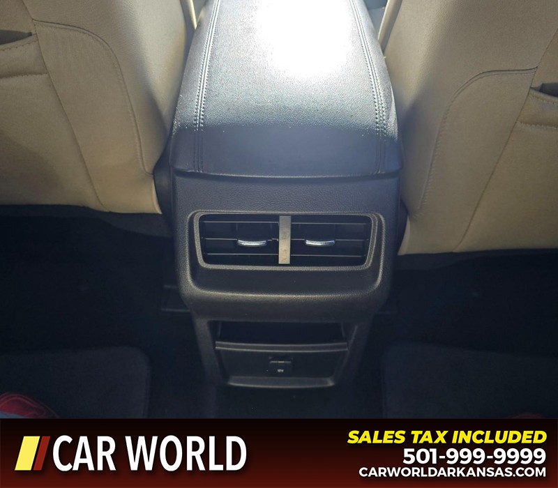 Ford Edge Vehicle Full-screen Gallery Image 20