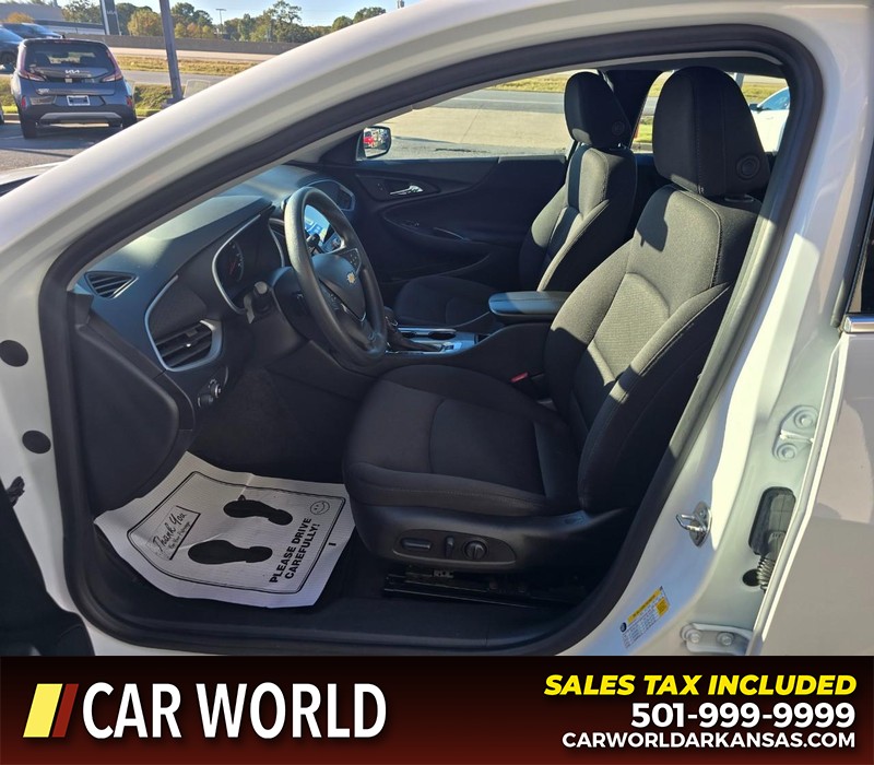 Chevrolet Malibu Vehicle Full-screen Gallery Image 8