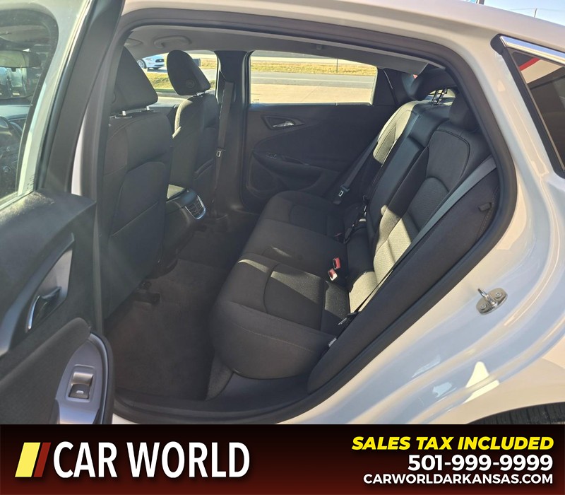 Chevrolet Malibu Vehicle Full-screen Gallery Image 10