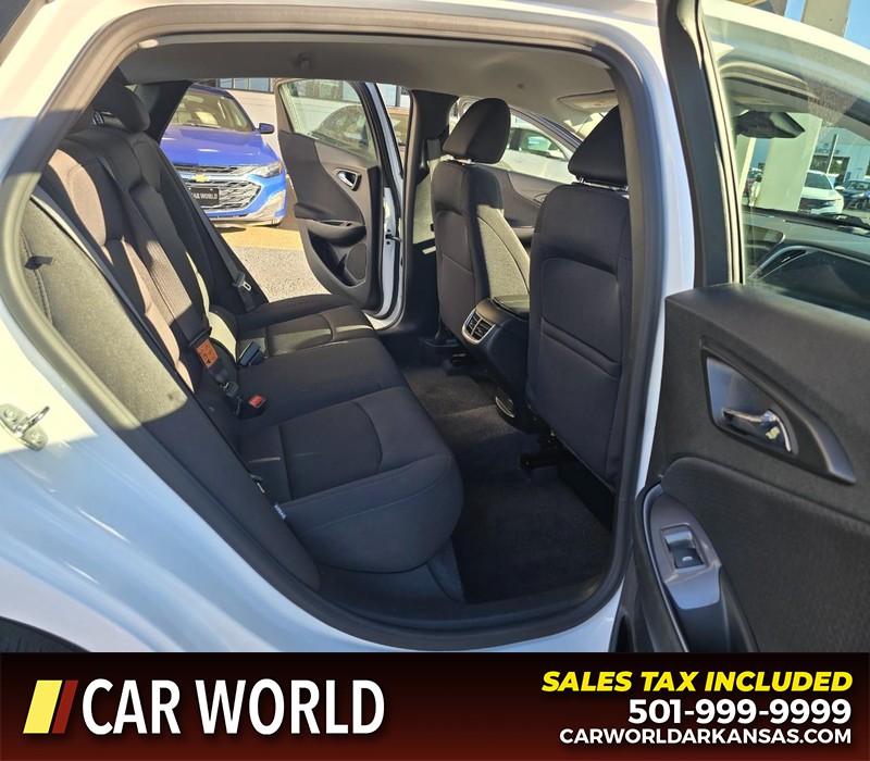 Chevrolet Malibu Vehicle Full-screen Gallery Image 12