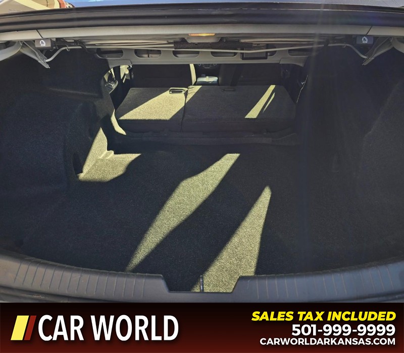 Chevrolet Malibu Vehicle Full-screen Gallery Image 14