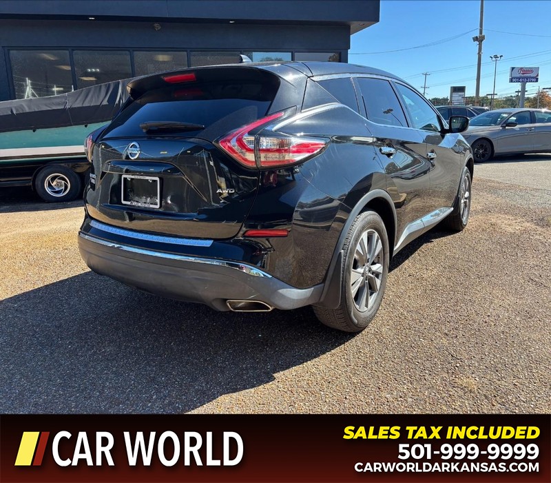 Nissan Murano Vehicle Full-screen Gallery Image 3