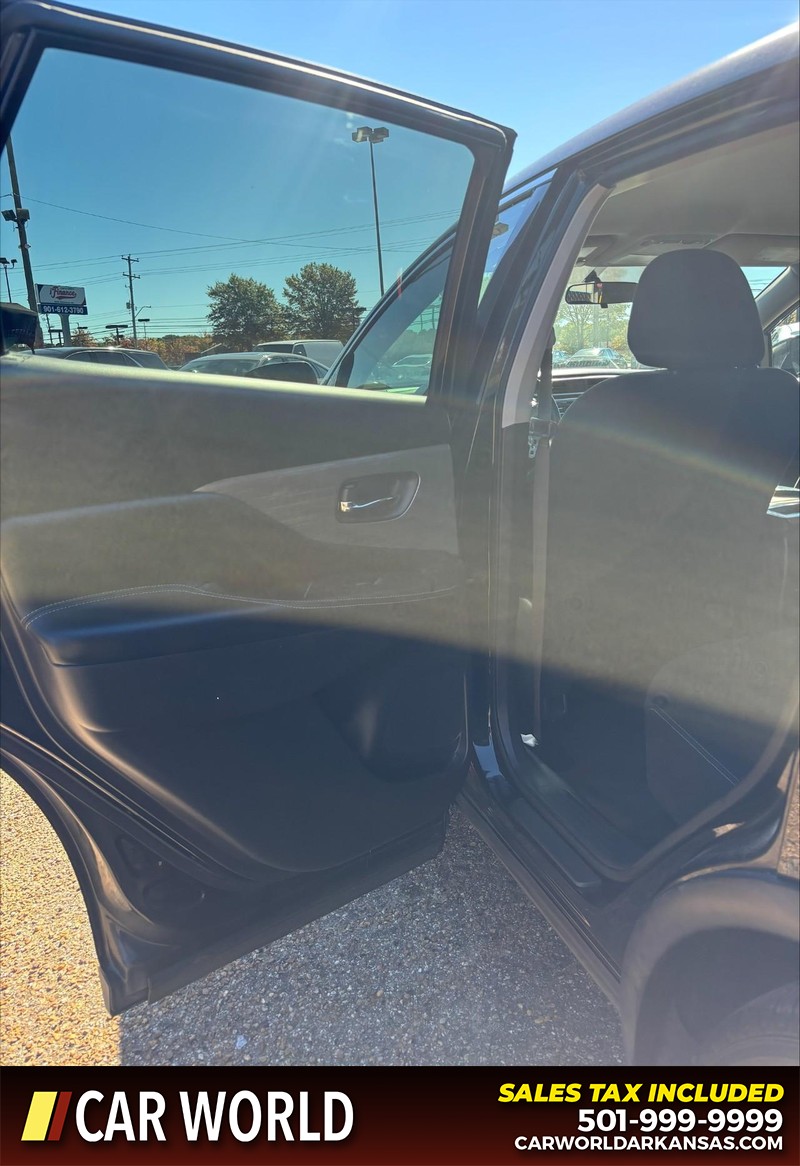 Nissan Murano Vehicle Full-screen Gallery Image 14