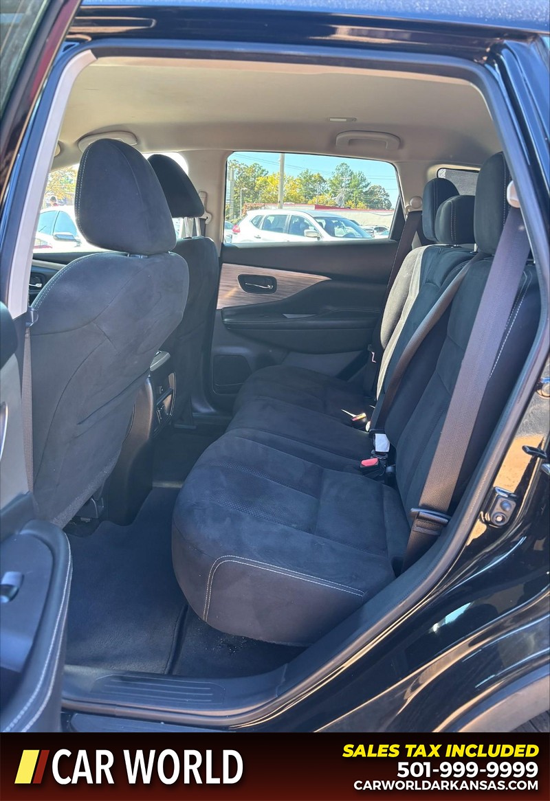 Nissan Murano Vehicle Full-screen Gallery Image 15