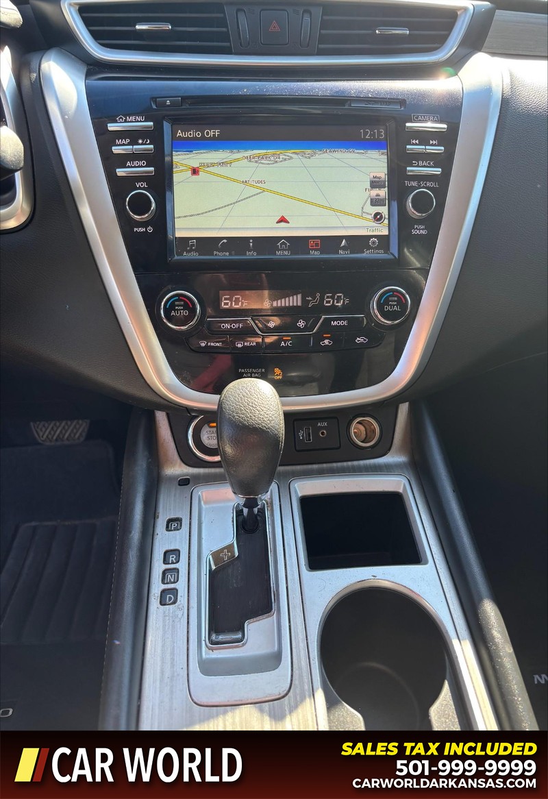 Nissan Murano Vehicle Full-screen Gallery Image 17