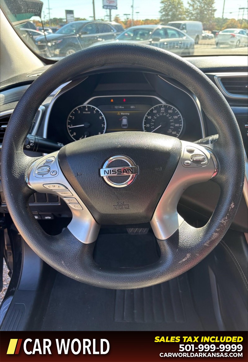 Nissan Murano Vehicle Full-screen Gallery Image 19