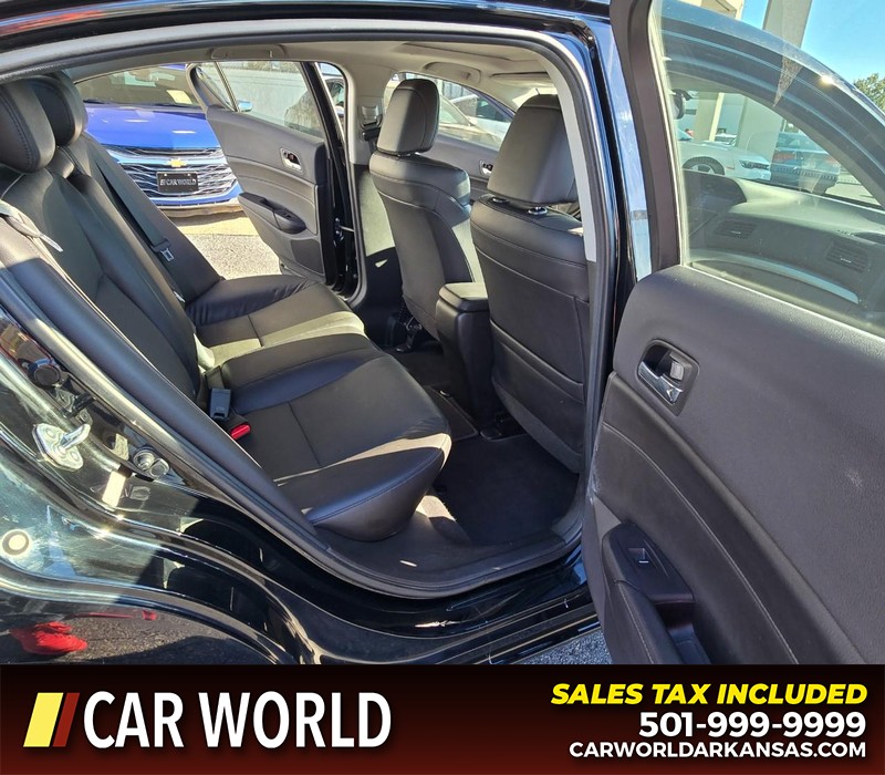 Acura ILX Vehicle Full-screen Gallery Image 12