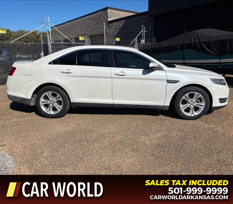 Ford Taurus Vehicle Full-screen Gallery Image 2