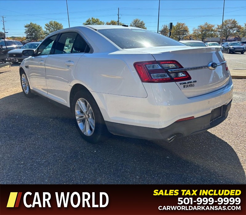 Ford Taurus Vehicle Full-screen Gallery Image 5