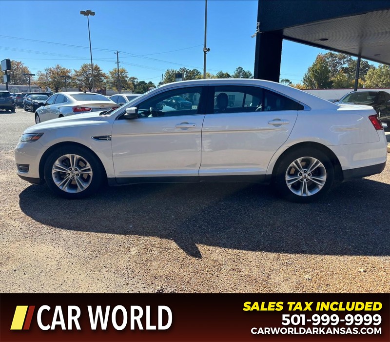 Ford Taurus Vehicle Full-screen Gallery Image 6